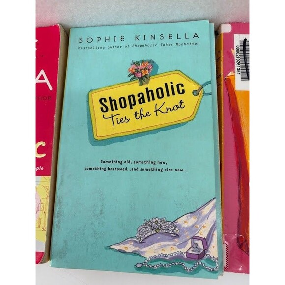 Lot of 5 Sophie Kinsella Shopaholic Novels - Picture 4 of 6